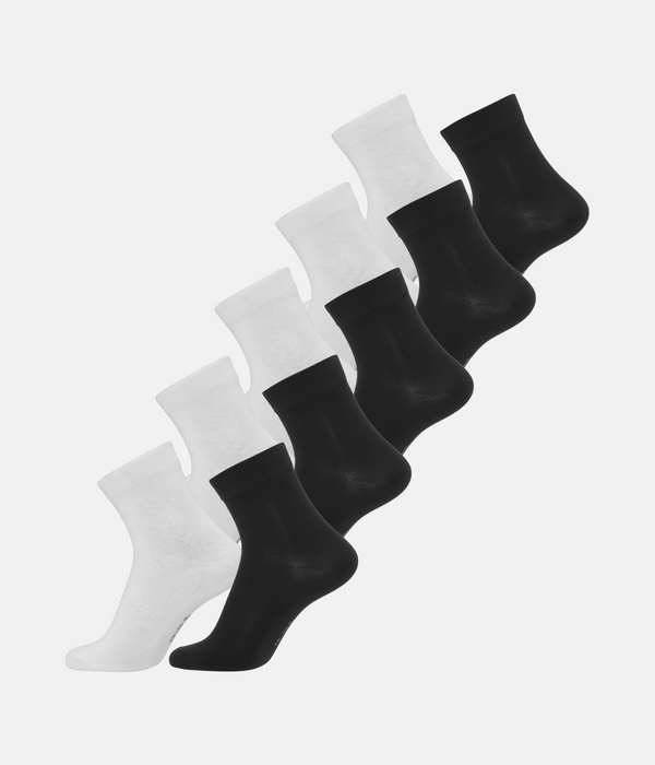 10 pairs of bamboo socks low cut black/white