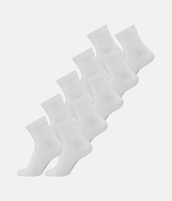 10 pairs of white bamboo socks low cut