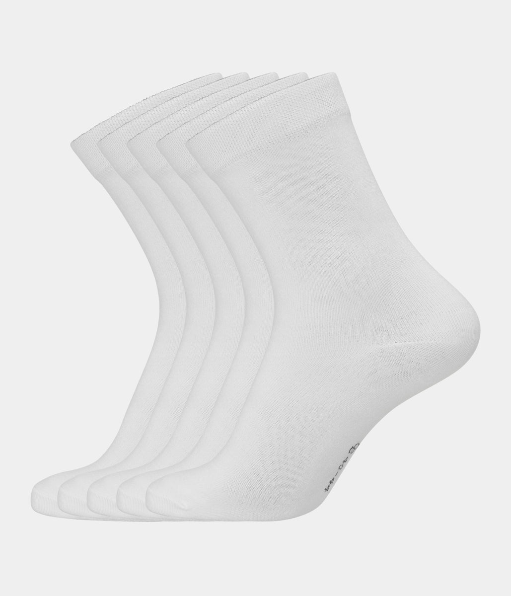 5 pack white bamboo socks for men and women from Copenhagen Bamboo